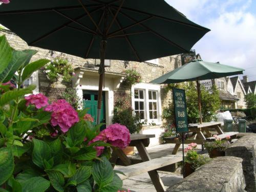 Neeld Arms Otel Grittleton Dış mekan fotoğraf